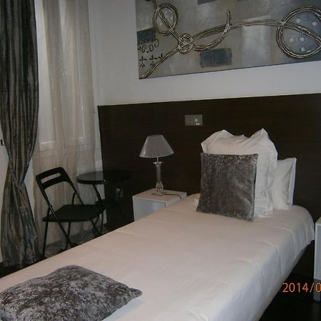 THC Latina Hostel Madrid Zimmer foto