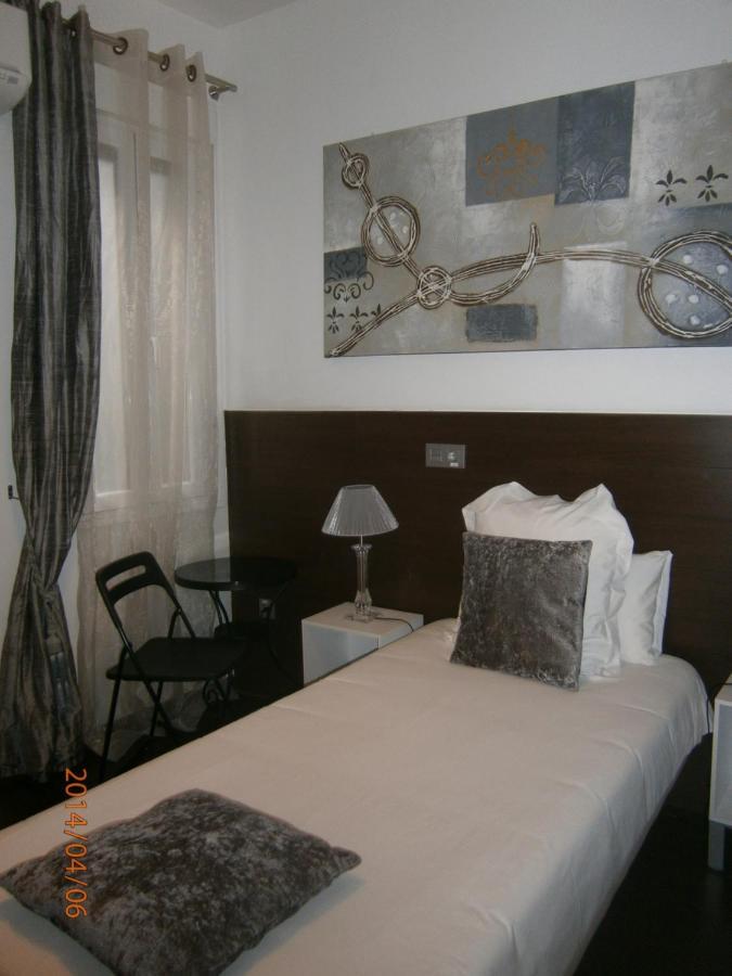 THC Latina Hostel Madrid Zimmer foto