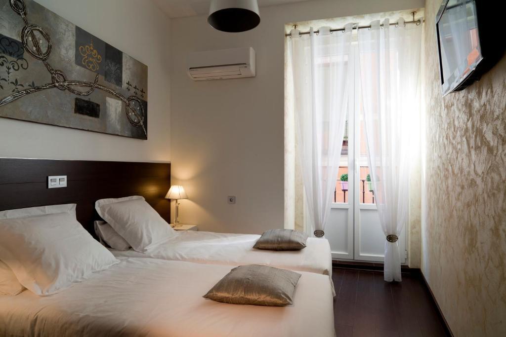 THC Latina Hostel Madrid Exterior foto